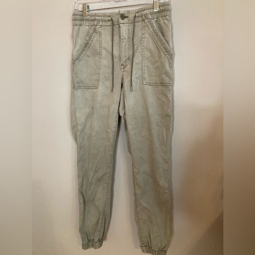 American Eagle olive jogger